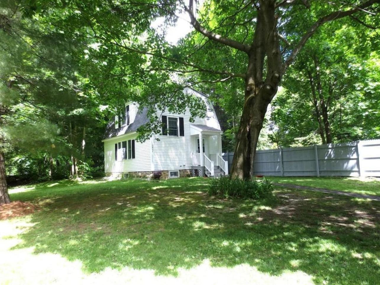 Quintessential Vt Cottage In Manchester Village Exterior foto